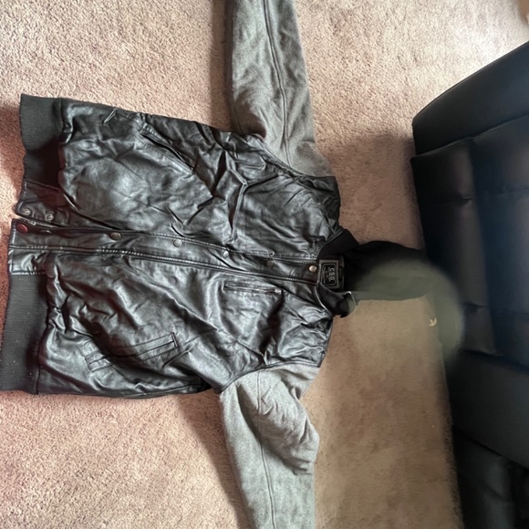 Leather jacket - Picture 2 of 2